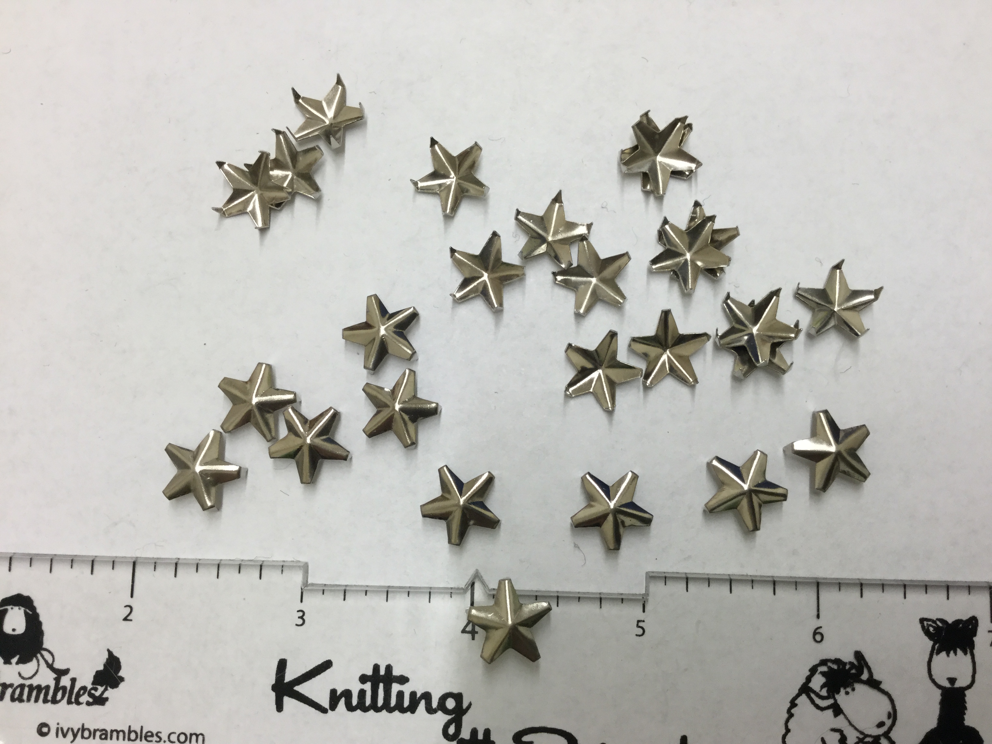 Studs - Silver Tone - Stars 1/2 inch (13 mm) - Pack of 25